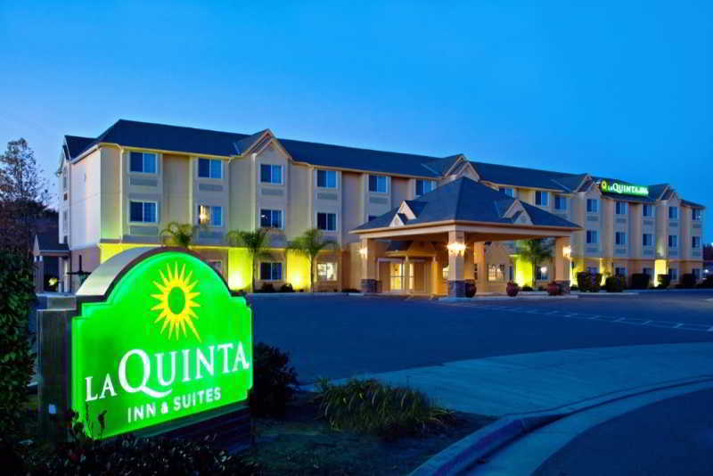 La Quinta By Wyndham Tulare Hotel Buitenkant foto